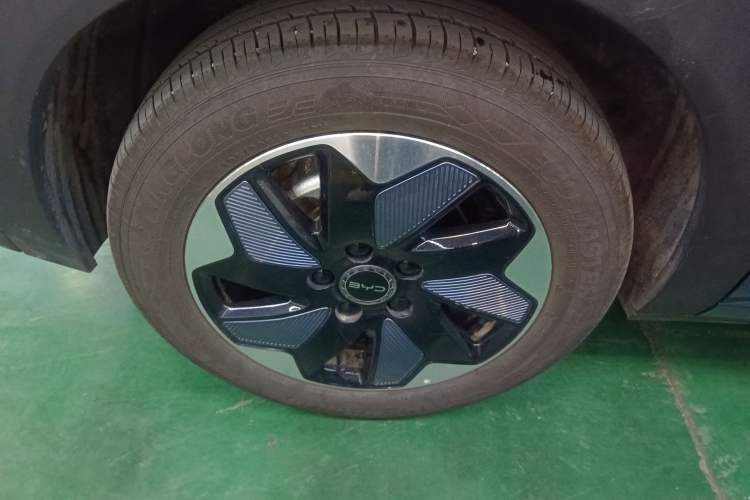 Used BYD Dolphin 2024 Honor Edition 420km Freedom Version Right Rear Wheel Hub