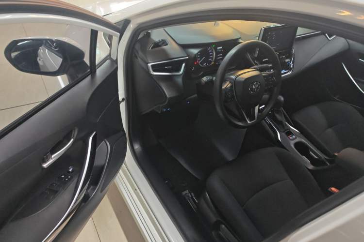 Used Toyota Corolla 2021 Dual-Motor 1.8L E-CVT Elite Edition Driver Seat