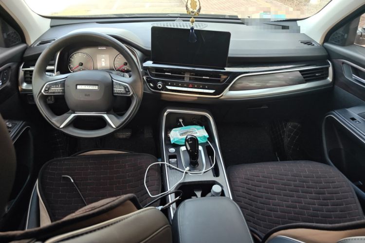 Used Haval H6 2023 National Trend Edition 1.5T Automatic Urban Version Center Console