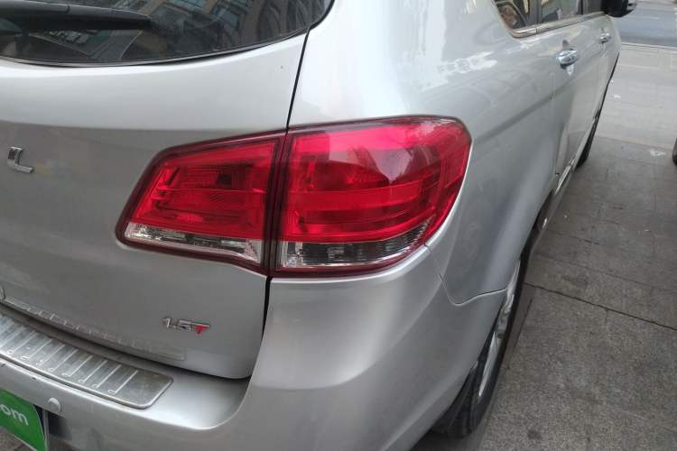 Used Haval H6 2015 Upgraded Model 1.5T Manual Two-Wheel Drive Elite Version