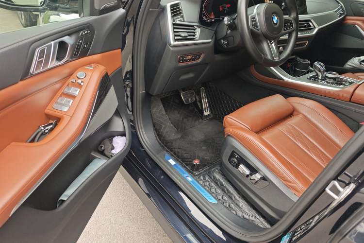 Used BMW X7 2020 xDrive40i Luxury M Sport Package
