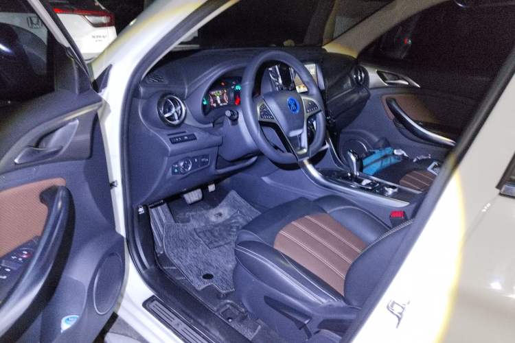 Used BYD Song New Energy 2017 Song DM 1.5TID All-Wheel Drive Luxury Model