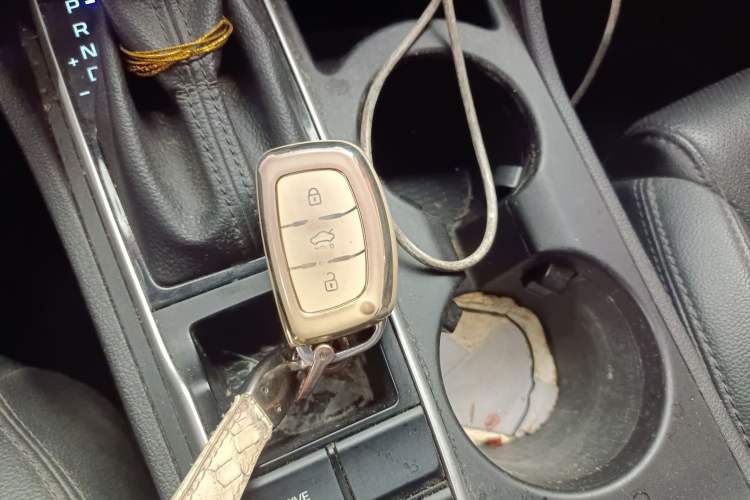 Used Hyundai Tucson 2015 1.6T Dual-Clutch Two-Wheel-Drive Smart Model Vehicle Key