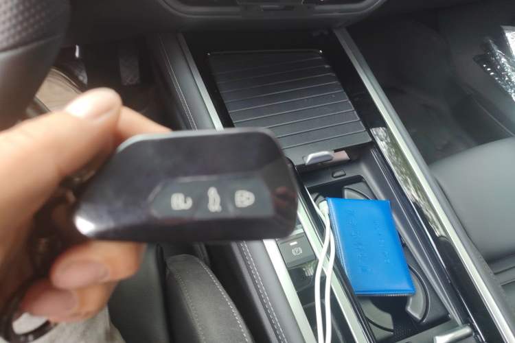 Used Volkswagen Magotan 2024 300TSI DSG Prestige Edition—A Real Eye-Catcher
