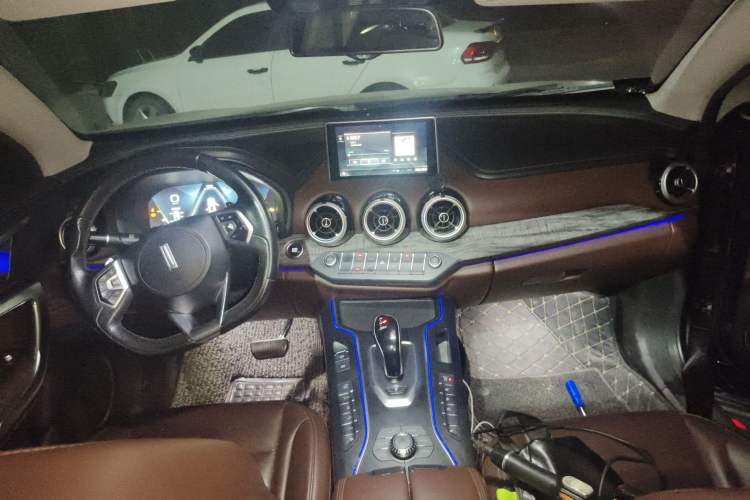 Used Wey VV7 2019 Upgraded Model 2.0T Ultra-Luxury Version China VI Standard
