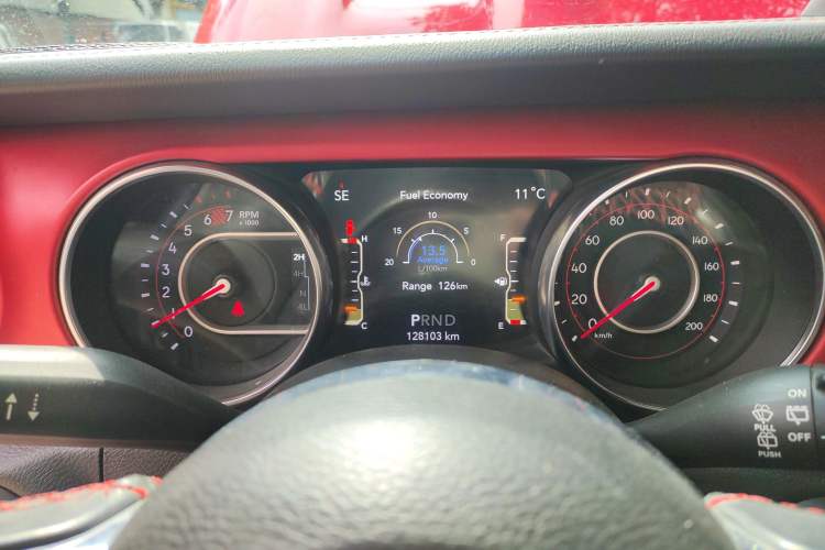 Used Jeep Wrangler 2019 2.0T Sahara Four-Door Electric Convertible China VI Emission Standard
