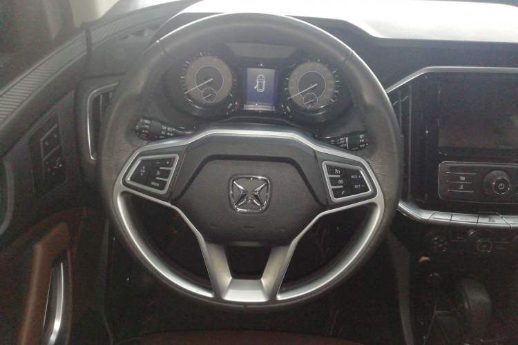 Used JMC Yusheng S350 2016 2.0T Automatic All-Wheel Drive Gasoline Luxury Edition 5 Seats
