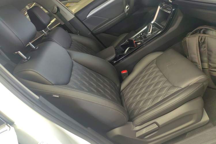 Used Wuling Asta 2022 2.0L DHT Electric-Speed Version