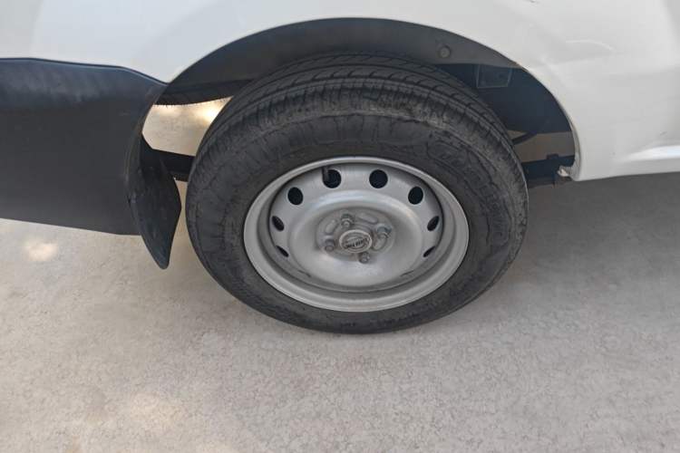 Used Jinbei Hiace X30 2023 1.5L Super-Enjoyment Van 2/5 Seats Non-Air-Conditioned Version SWC15M Right Rear Wheel Hub