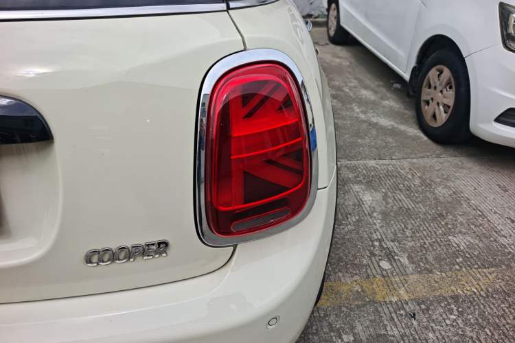 Used MINI 2019 1.5T COOPER Classic Edition Five-Door Version Exterior 3