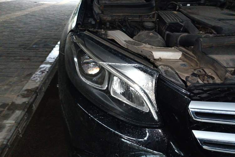 Used Mercedes-Benz GLC 2016 GLC 260 4MATIC Dynamic Edition Exterior 6