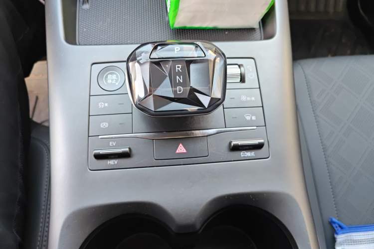 Used BYD Qin PLUS 2025 DM-i Smart Drive 55KM Leading Model Gear Lever