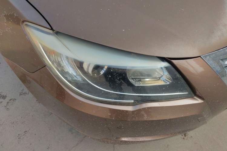 Used BYD G6 2011 2.0L Manual Luxury Version
