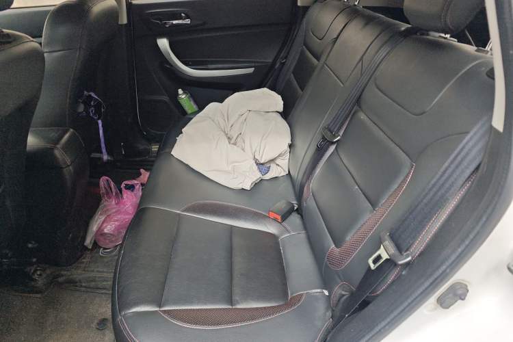 Used CHANGAN CS35 2016 1.6L Manual Luxury Model China V Standard