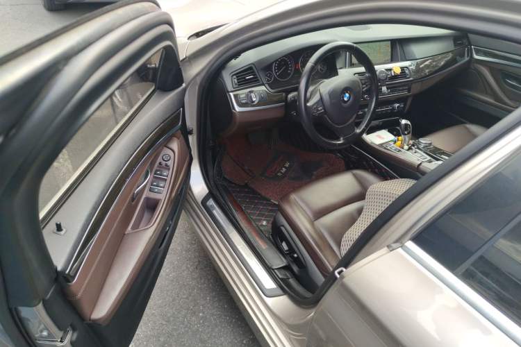 Used BMW 5 Series 2014 525Li Luxury Design Package
