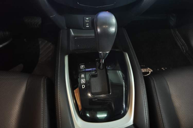 Used Nissan X-Trail 2014 2.0L CVT Comfort Edition 2WD Gear Lever