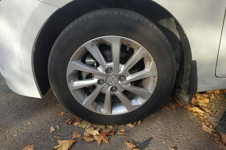 Used Hyundai Verna Ray 2016 1.4L Automatic Leading-Edge GLX Exterior 7