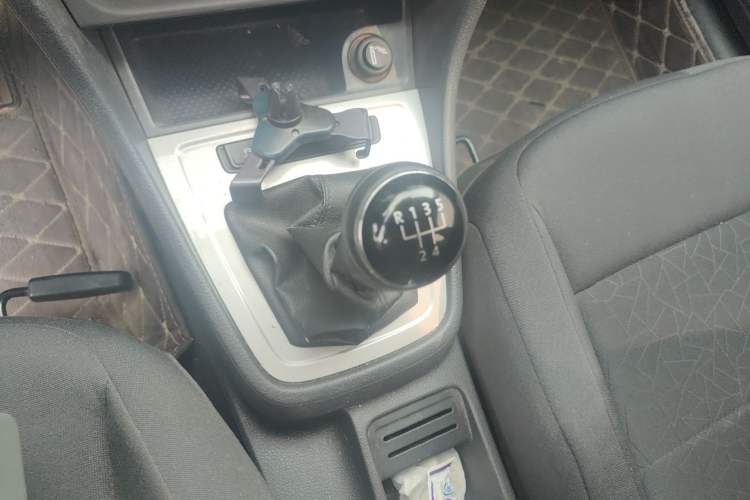 Used Volkswagen Lavida 2013 1.6L Manual Fashion Edition
