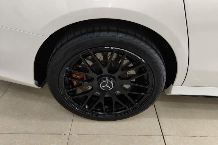 Used Mercedes-Benz E-Class 2017 E 300 L Sport Luxury Edition Exterior 5