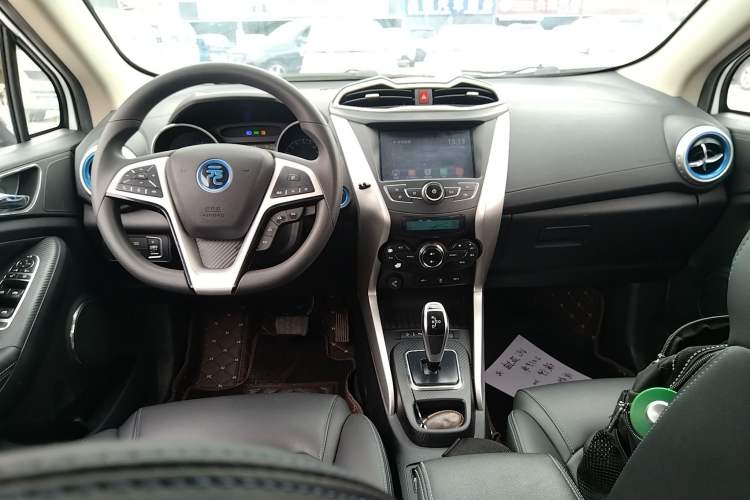 Used BYD Yuan New Energy 2018 EV360 Smart Connect Cool Edition Center Console