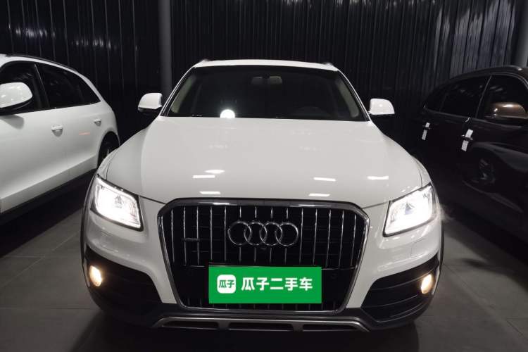 Used Audi Q5 2018 Collector's Edition 40 TFSI Technology Model