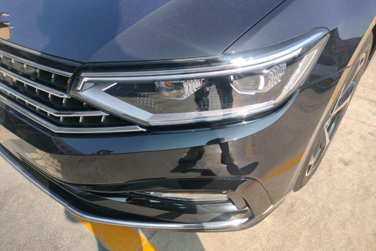 Used Volkswagen Magotan 2023 2 Million Units Limited Edition 330TSI DSG Leading Version