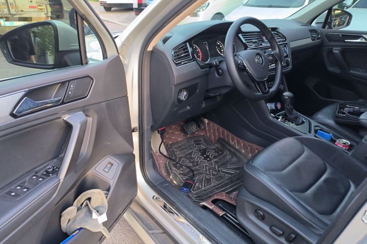 Used Volkswagen Tiguan L 2017 380TSI Automatic All-Wheel-Drive Luxury Edition Driver Seat