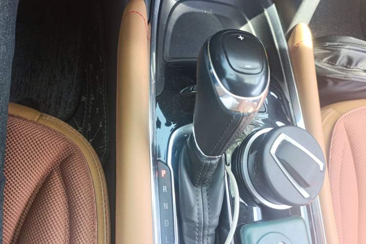 Used Chevrolet Malibu XL 2017 1.5T Automatic Ruichi Edition Gear Lever