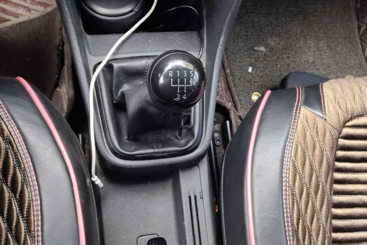 Used Volkswagen Santana 2015 1.6L Manual Fashion Edition