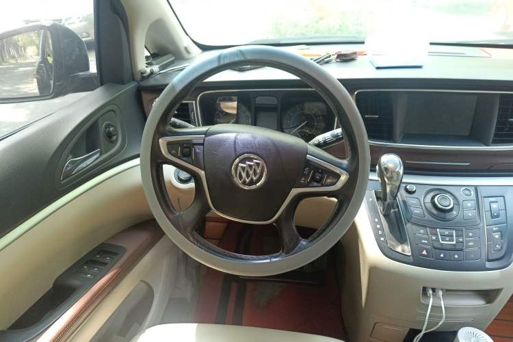 Used Buick GL8 2018 28T Luxury Model China VI Standard

