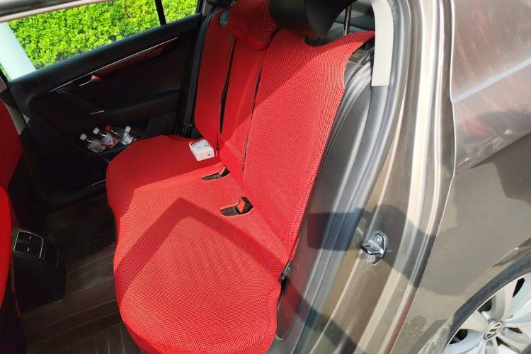 Used Volkswagen Magotan 2013 1.8TSI Luxury Model Left Rear Seat