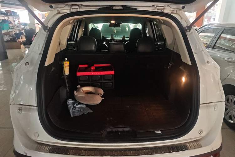 Used Dongfeng Fengon 580 2017 1.5T CVT Luxury Model Trunk