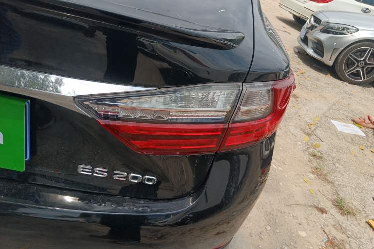 Used Lexus ES 2016 200 Midnight Special Limited Edition Right Rear Taillight