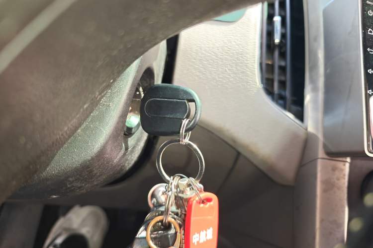 Used Baojun 630 2011 1.5L manual standard version