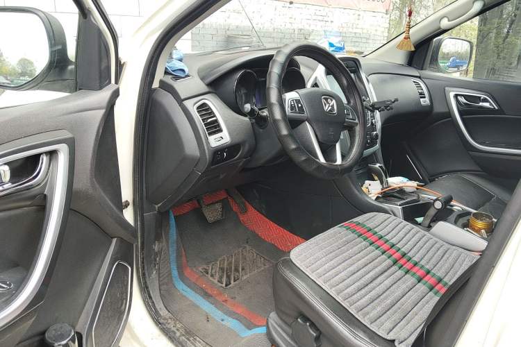 Used JMC Yusheng S350 2013 2.4T Automatic 2WD Diesel Luxury Edition 5 Seats Driver Seat