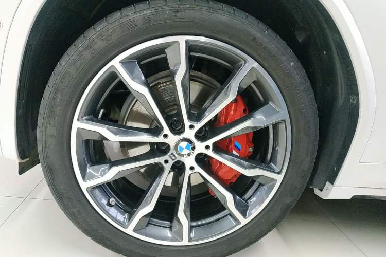 Used BMW X3 2023 xDrive30i Leading Model M Night Edition Package Left Front Wheel Hub