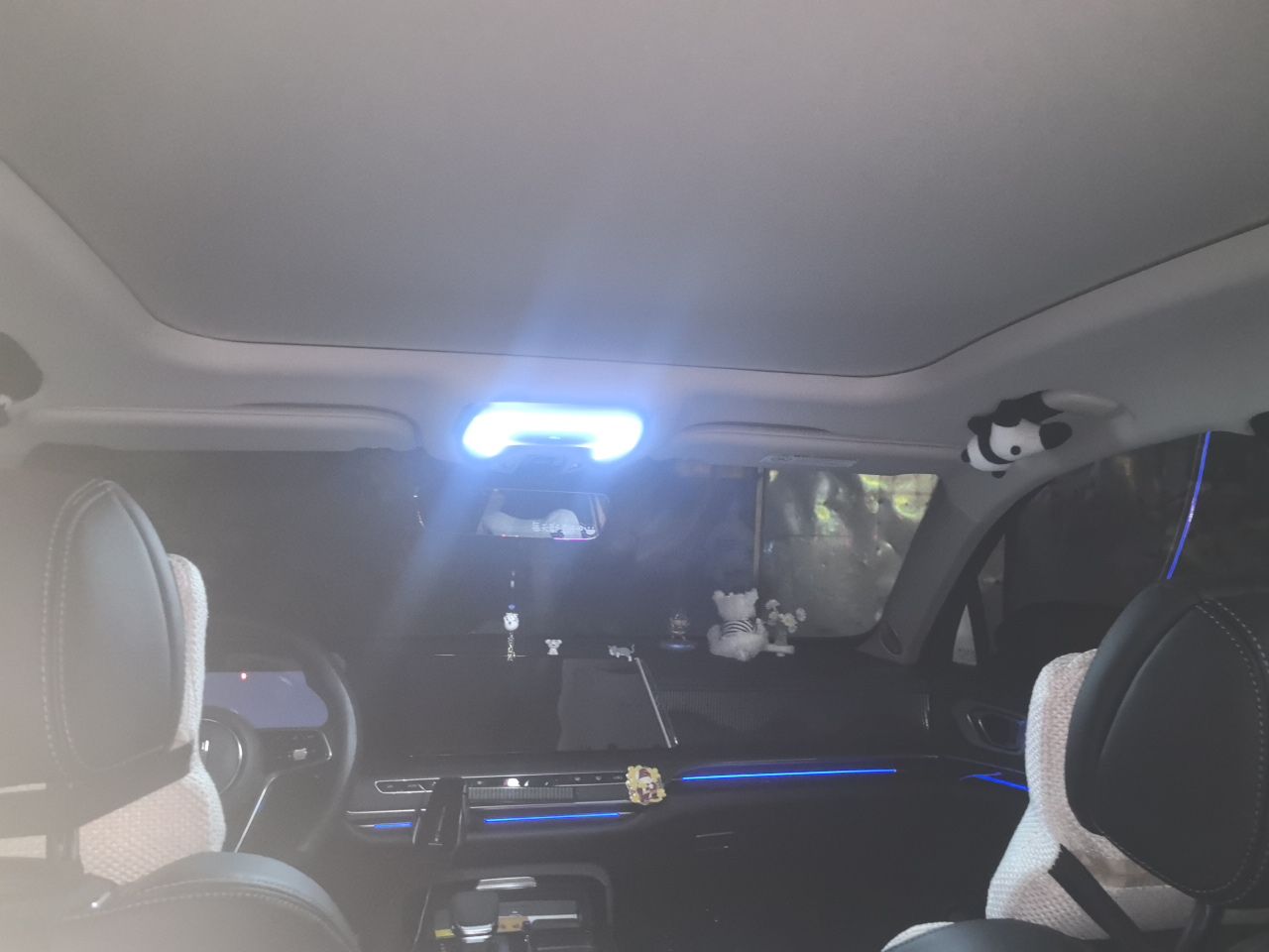Hongqi H9 2025 Model Facelifted 2.0T Two-Wheel Drive Flag-Style Luxury Business Edition, 5 Seats - Chinese Trim Xiang — снимка 18