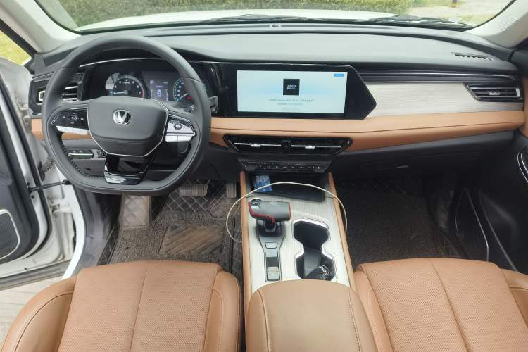 Used CHANGAN X7 PLUS 2024 1.5T Automatic Smart Enjoyment 5-Seater Center Console