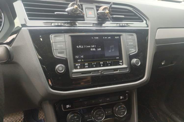 Used Volkswagen Tiguan L 2017 330TSI Automatic Two-Wheel Drive Comfort Edition Audio And AC Panel