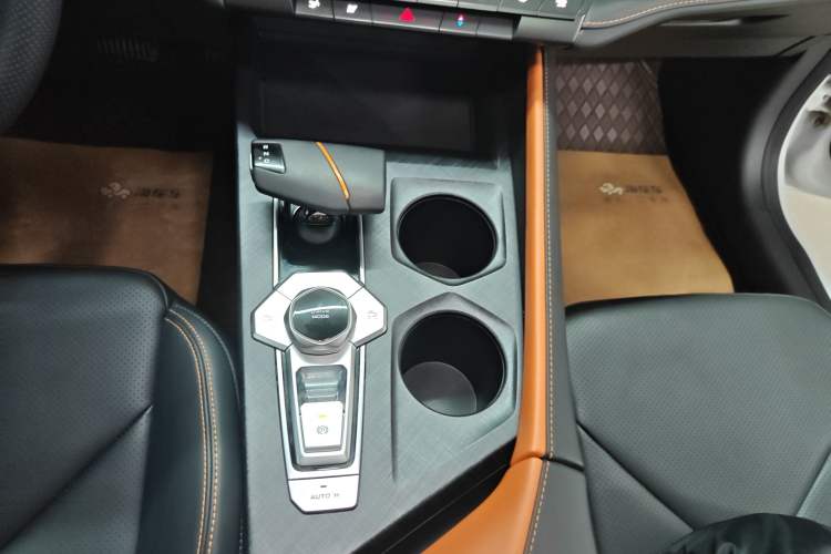 Used CHANGAN UNI-V iDD 2023 Zhidian iDD 1.5T 113km Smart & Fun Version (Rapid Edition)