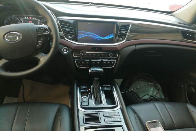 Used GAC Trumpchi GS8 2017 320T Two-Wheel Drive Luxury Smart Connectivity Version (7 Seats)
