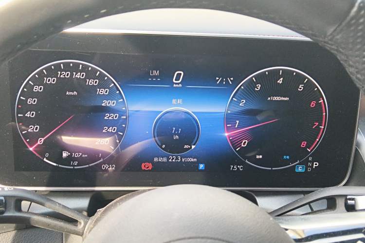 Used Mercedes-Benz GLC 2023 Facelift GLC 260 L 4MATIC Luxury Version 5 Seats Instrument Cluster