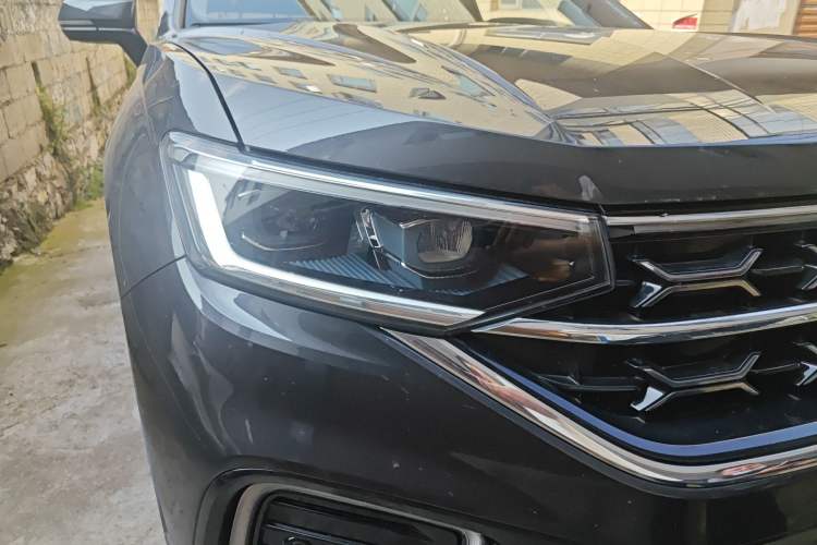 Used Volkswagen Tayron 2025 Zhongxiang Version 300TSI Right Front Headlight
