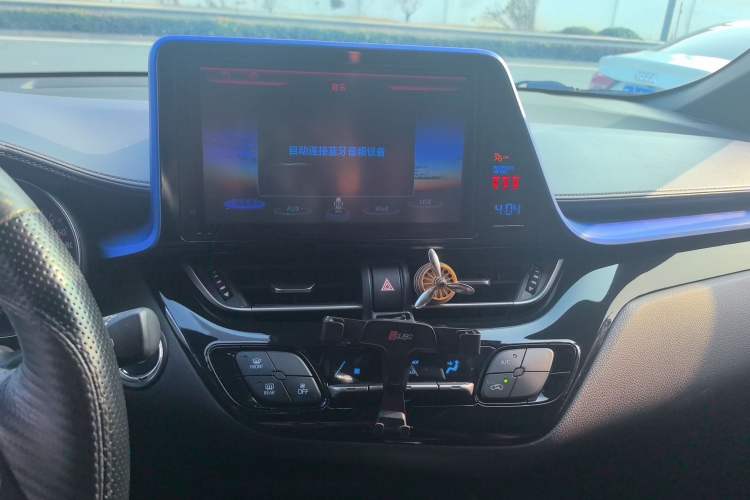 Used Toyota C-HR 2018 2.0L Leading with Sunroof China VI Standard
