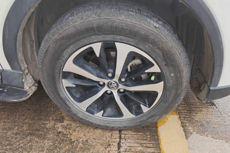 Used Toyota RAV4 2019 2.0L CVT Two-Wheel Drive Pioneer Edition China V Standard Right Front Wheel Hub