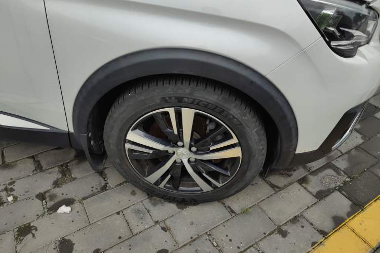 Used Peugeot 5008 2017 380THP 7-Seater Elite Edition Right Front Wheel Hub