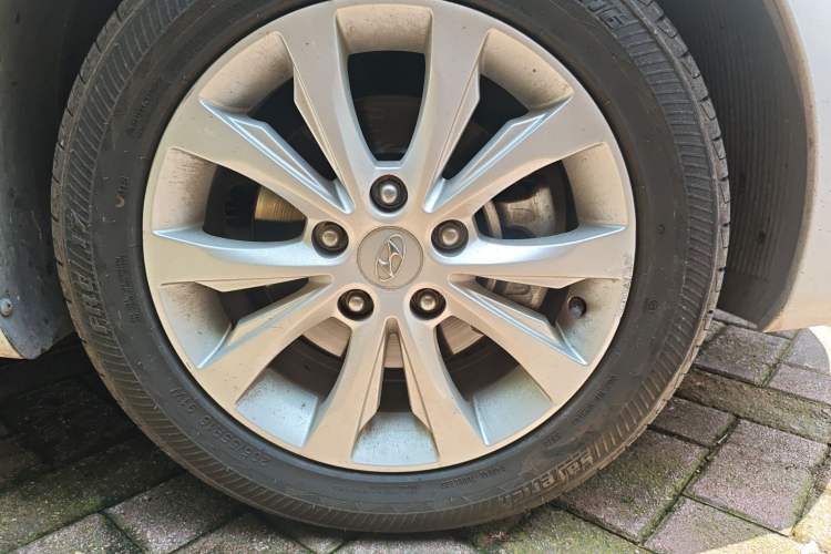 Used Hyundai Elantra (5th Generation / Langdong) 2016 1.6L Automatic Smart Version
