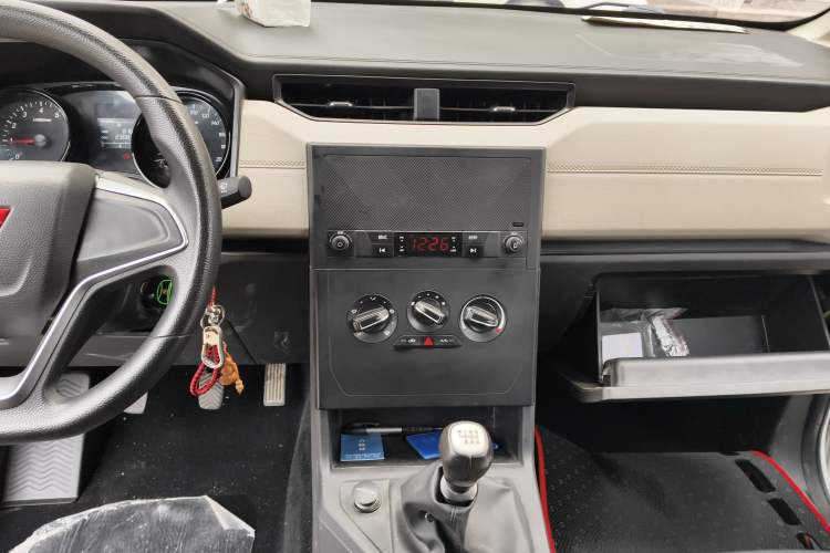 Used Wuling Zhengcheng 2021 1.5T Manual Comfort Version Audio And AC Panel