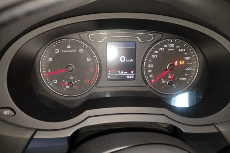 Used Audi Q3 2015 35 TFSI quattro Technology Edition Instrument Cluster