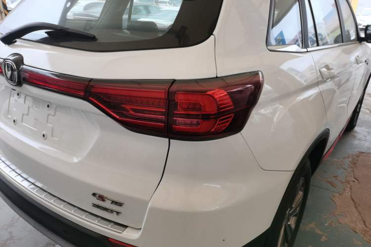 Used CHANGAN CS75 2021 Honor Million Edition 280T DCT Luxury Model Right Rear Taillight